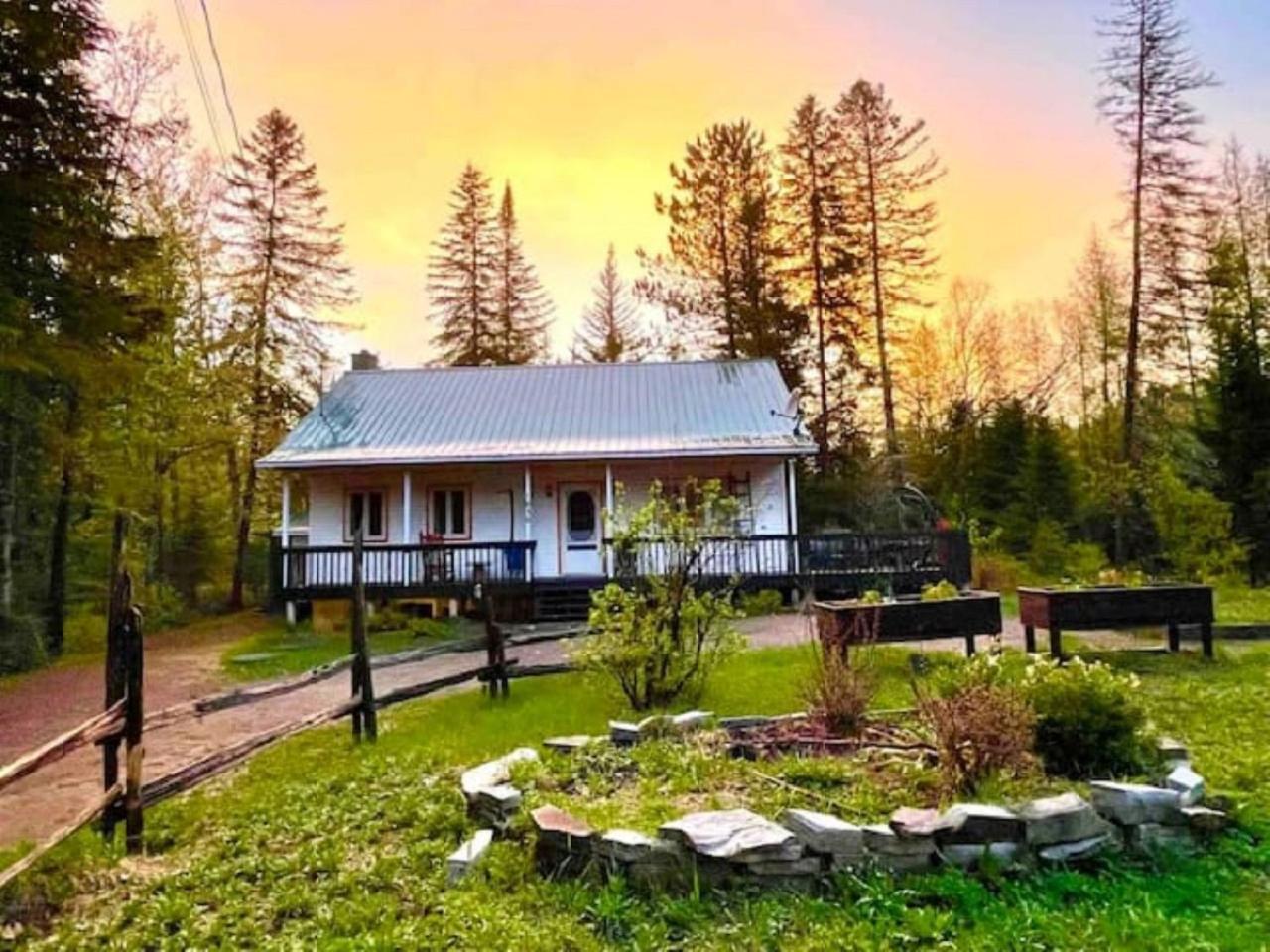 Chalet Nabu L'Ours - Riviere - Billard Saint-Alexis-des-Monts Exterior foto